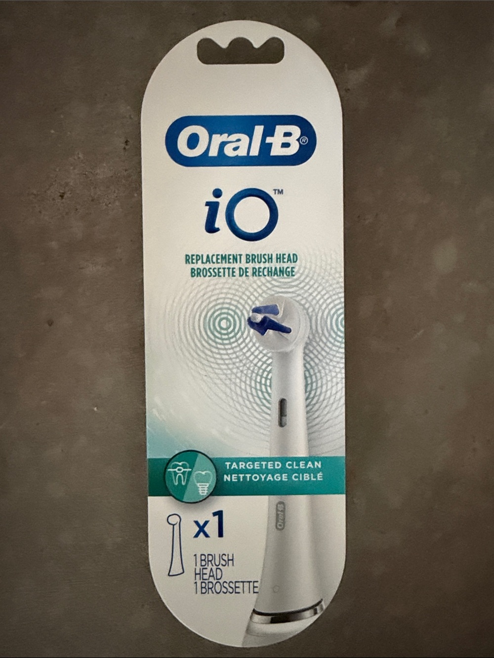 Oral-B iO Replacement Brush Head - White with Blue Accent
